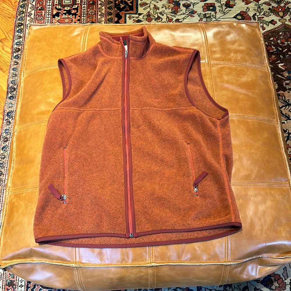 VINTAGE - Patagonia Synchilla Vest in Burt Orange - XL